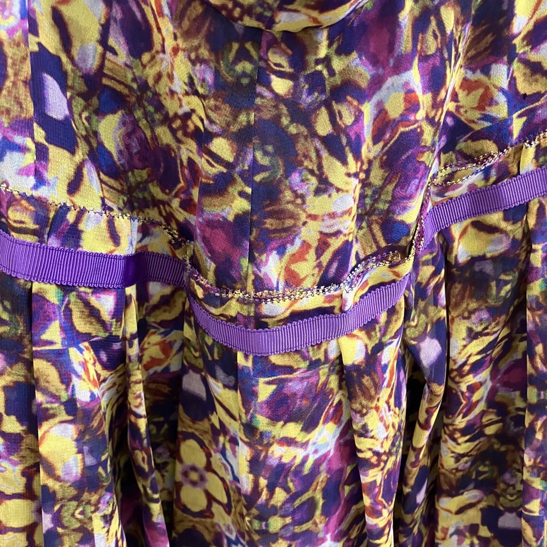Paul Smith(ポールスミス)のポールスミス ブラックレーベル 花柄スカートプリーツフレアパープル フレア レディースのスカート(ひざ丈スカート)の商品写真