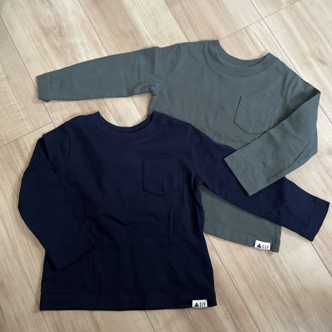 GAP(ギャップ)のGAPロンT 2枚セット キッズ/ベビー/マタニティのキッズ服男の子用(90cm~)(Tシャツ/カットソー)の商品写真