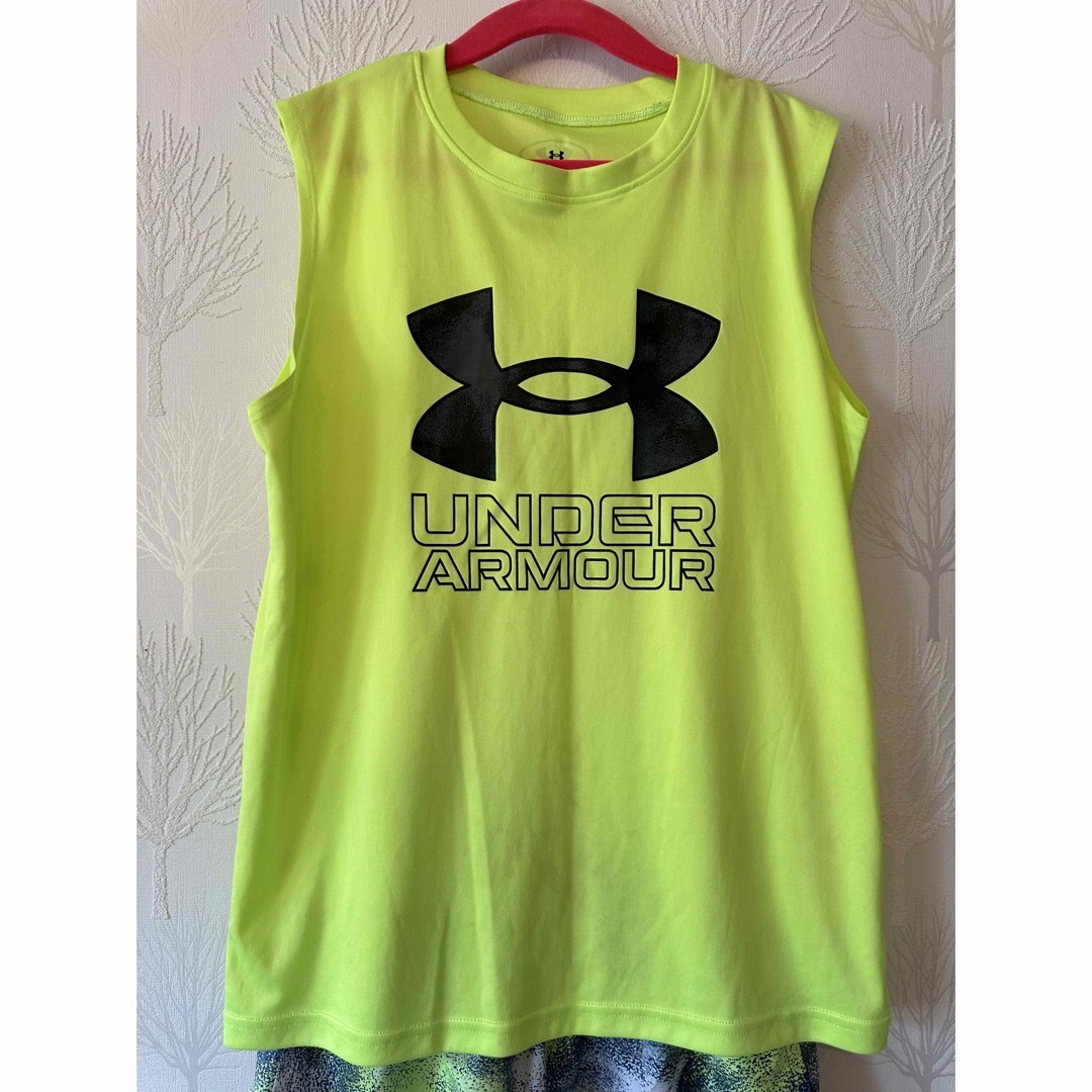 UNDER ARMOUR(アンダーアーマー)のアンダーアーマー　上下セット キッズ/ベビー/マタニティのキッズ服男の子用(90cm~)(Tシャツ/カットソー)の商品写真