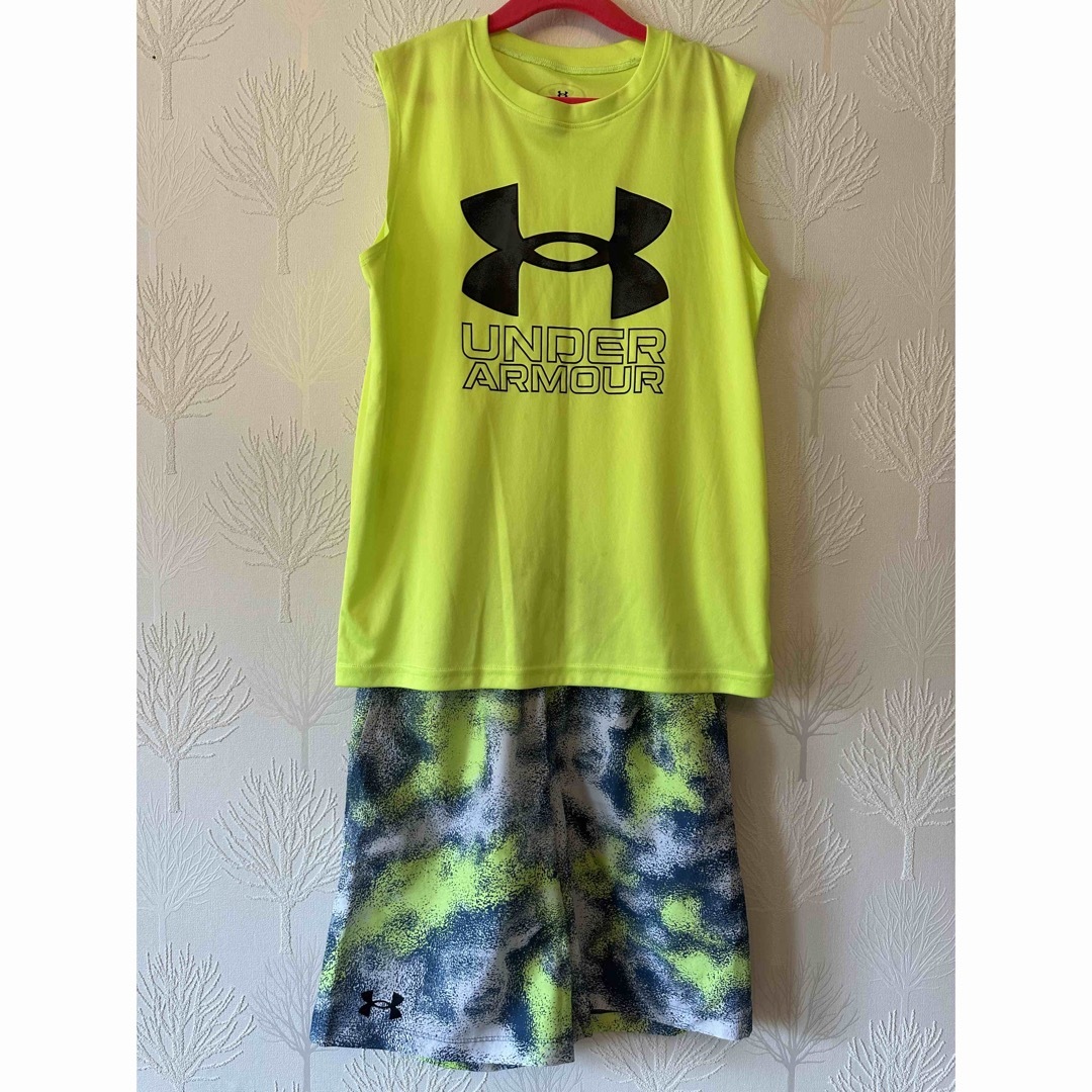 UNDER ARMOUR(アンダーアーマー)のアンダーアーマー　上下セット キッズ/ベビー/マタニティのキッズ服男の子用(90cm~)(Tシャツ/カットソー)の商品写真