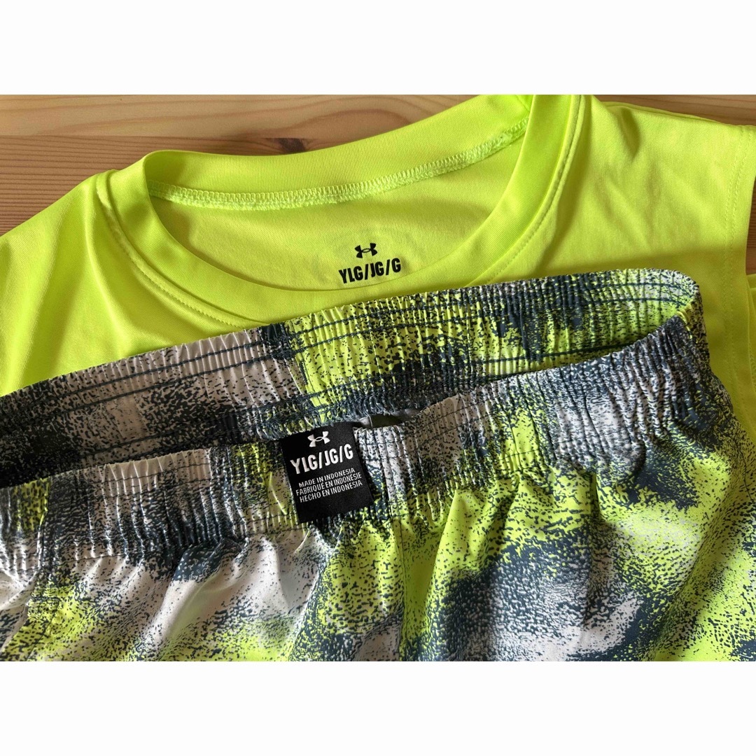 UNDER ARMOUR(アンダーアーマー)のアンダーアーマー　上下セット キッズ/ベビー/マタニティのキッズ服男の子用(90cm~)(Tシャツ/カットソー)の商品写真