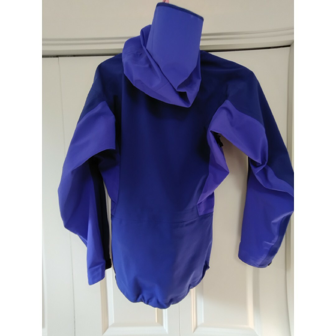 お買い物大好き様専用】ホグロフス クーロワールジャケット お買い物大好き様専用】ホグロフス クーロワールジャケット