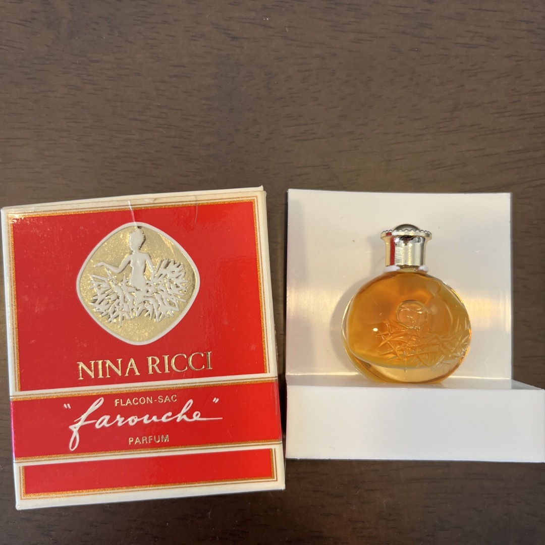 NINA RICCI(ニナリッチ)のニナリッチ　パヒューム　5g コスメ/美容の香水(香水(女性用))の商品写真