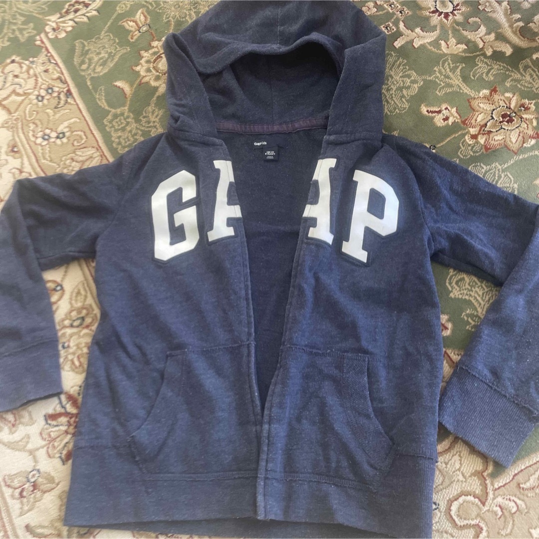 GAP Kids(ギャップキッズ)のギャップキッズ　パーカー　130 キッズ/ベビー/マタニティのキッズ服男の子用(90cm~)(ジャケット/上着)の商品写真