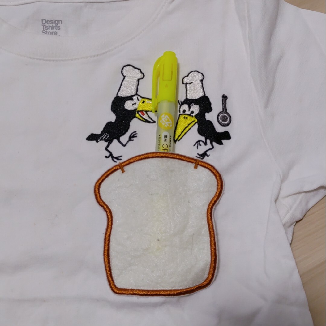 Design Tshirts Store graniph(グラニフ)のからすのパン屋さん Tシャツ 120 キッズ/ベビー/マタニティのキッズ服男の子用(90cm~)(Tシャツ/カットソー)の商品写真