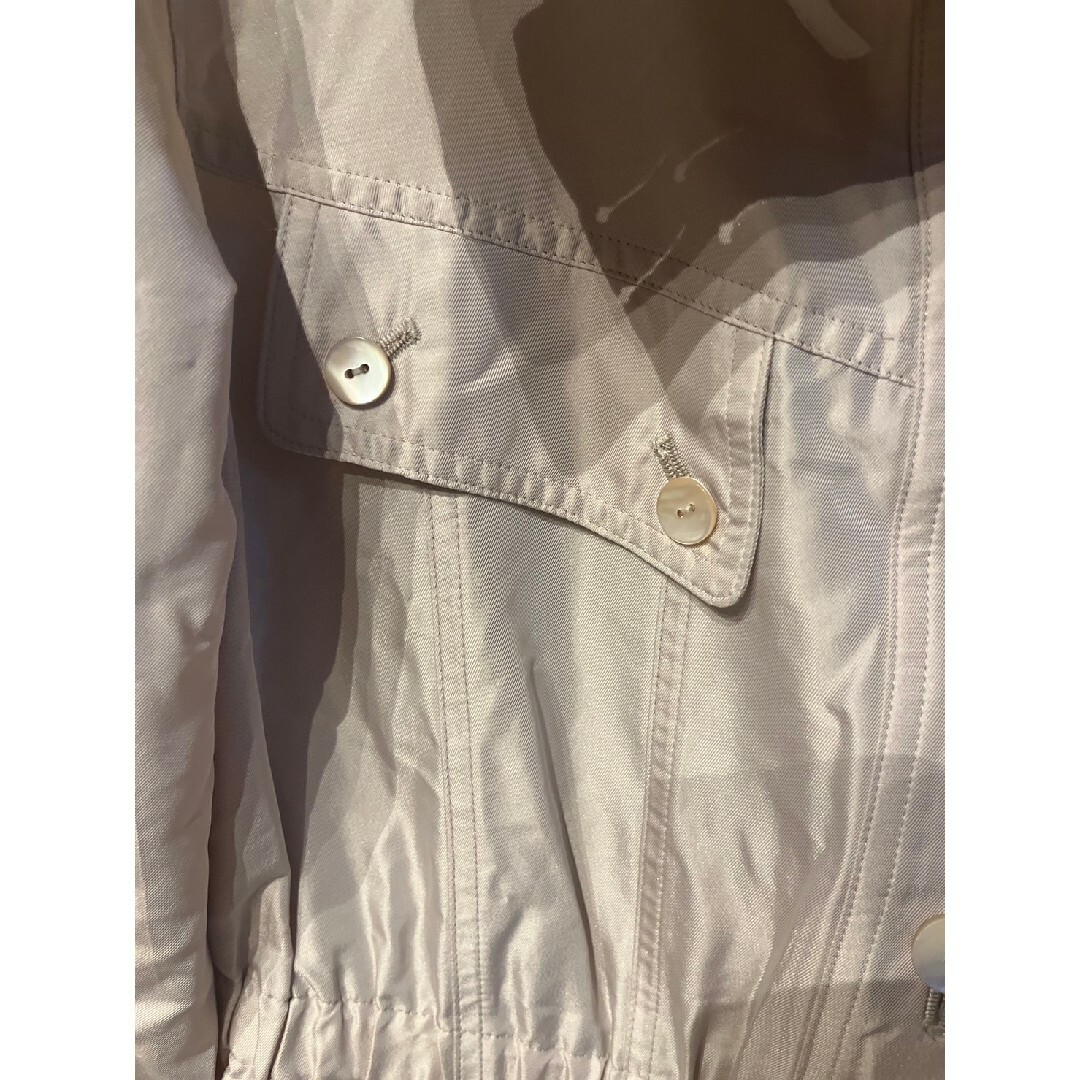 ピンクベージュナイロンコート レディースのジャケット/アウター(トレンチコート)の商品写真