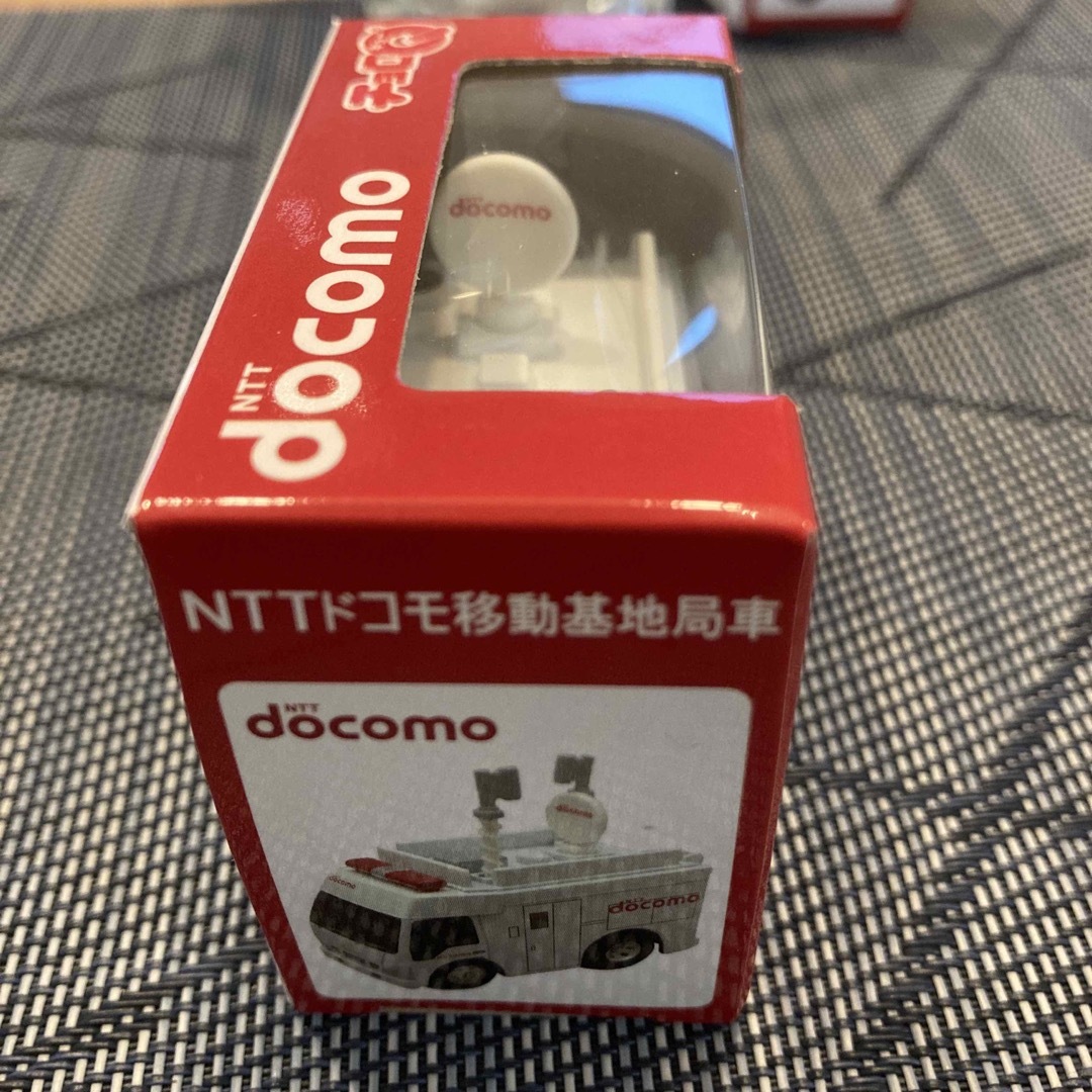 NTTdocomo(エヌティティドコモ)のチョロQ／NTTドコモ移動基地車×２ エンタメ/ホビーのコレクション(ノベルティグッズ)の商品写真