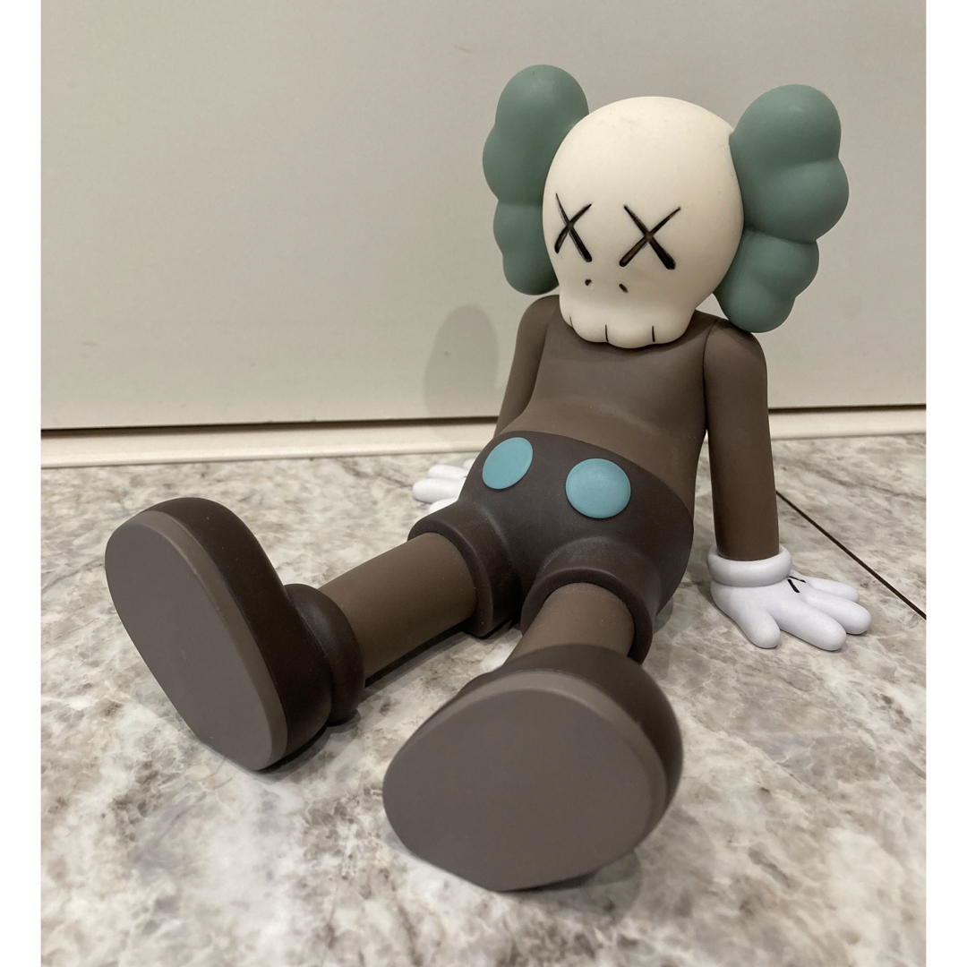 新品！KAWS COMPANION フィギュアの+stbp.com.br