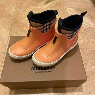 BURBERRY - 美品 バーバリーチルドレン ハート柄レインブーツの通販 by ...