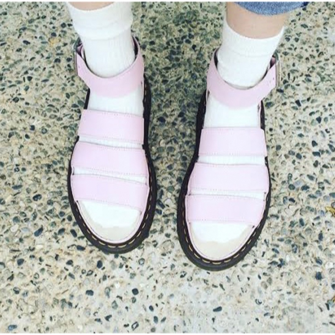 Dr.Martens(ドクターマーチン)の未使用【Dr.Martens】サンダル ピンクCLARISSA sandal レディースの靴/シューズ(サンダル)の商品写真