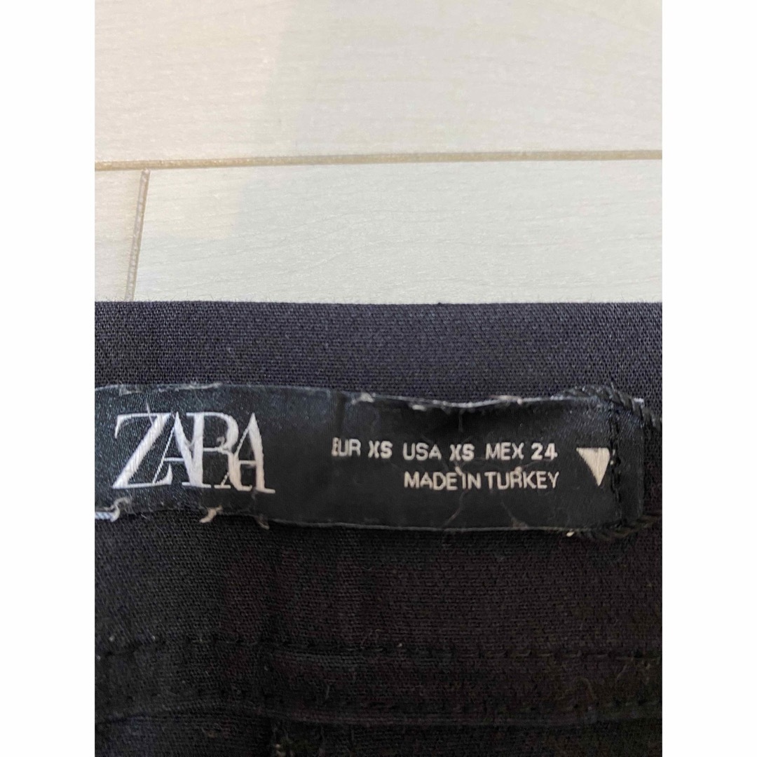 ZARA(ザラ)の再値下げ❗️ZARA くるぶしフレアパンツ レディースのパンツ(カジュアルパンツ)の商品写真