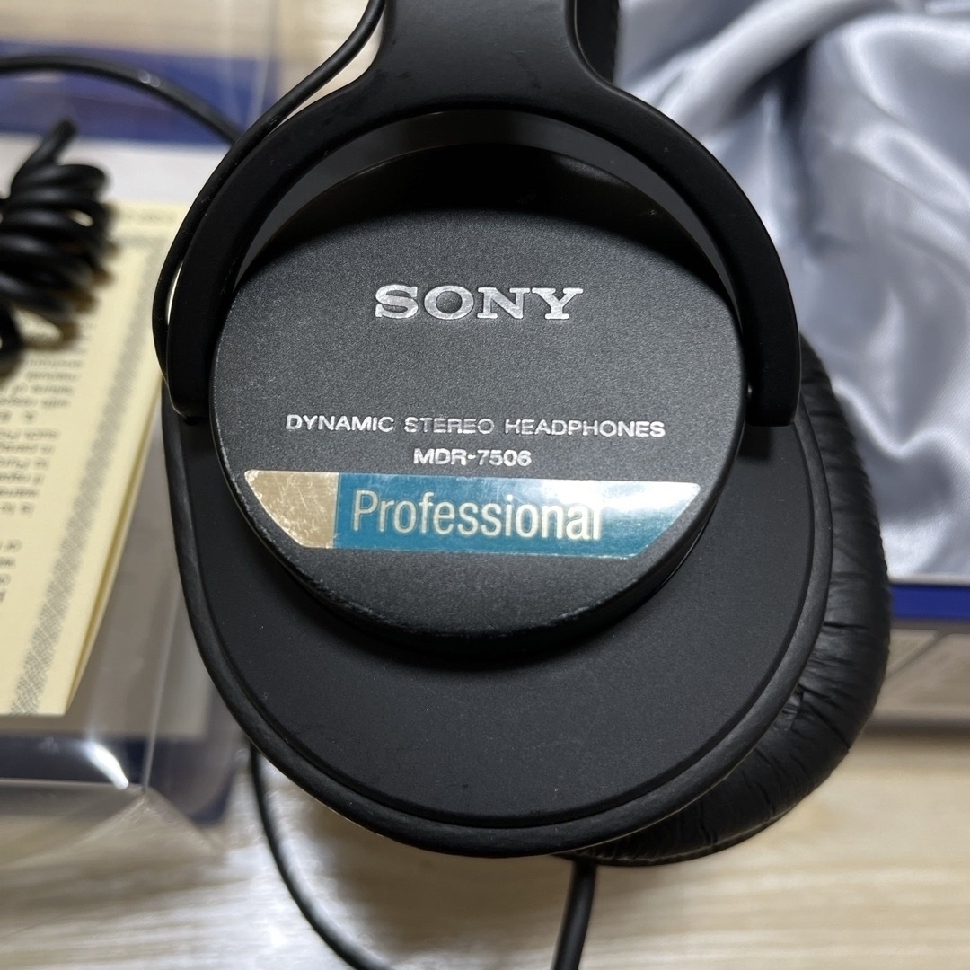 SONY(ソニー)のSONY MDR-7506 スマホ/家電/カメラのオーディオ機器(ヘッドフォン/イヤフォン)の商品写真