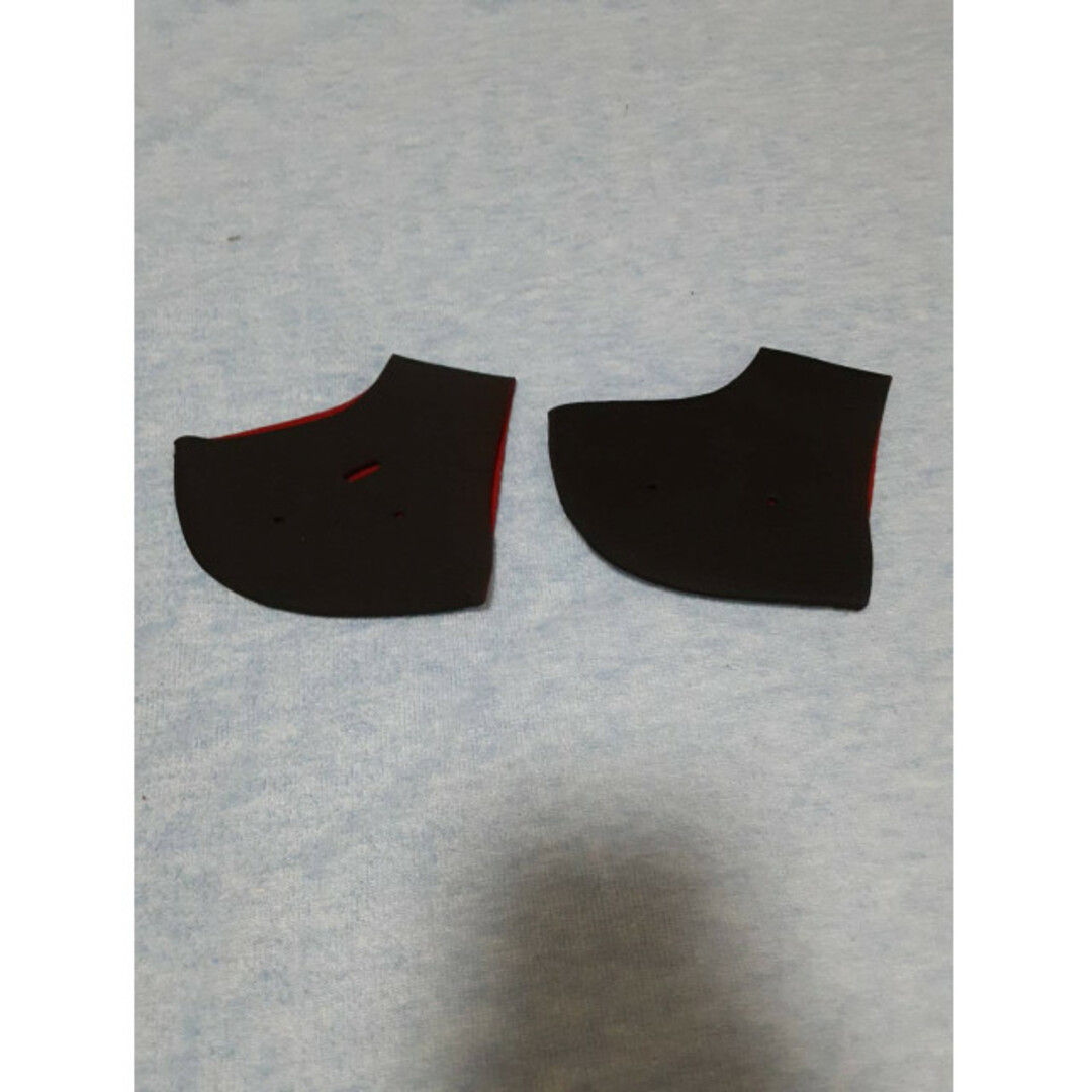 かかとサポーター　フリーサイズ　黒　ソックス　衝撃吸収　保湿　角質ケア　靴下 コスメ/美容のボディケア(フットケア)の商品写真