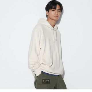 ユニクロ(UNIQLO)の新品　UNIQLO　スウェットプルパーカー　M 　男女兼用(パーカー)