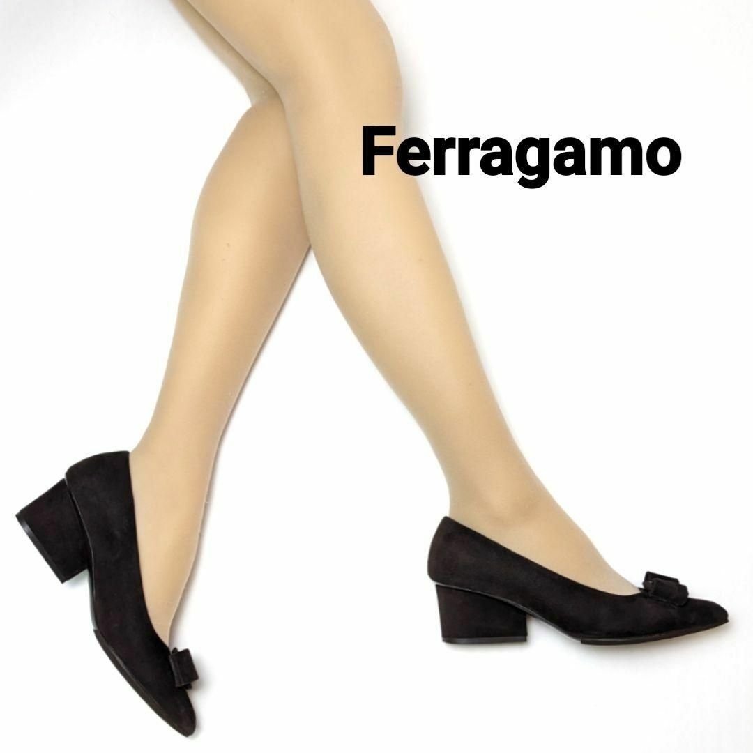 Salvatore Ferragamo(サルヴァトーレフェラガモ)の新品そっくりさん⭐フェラガモFerragamo VIVA　スエード　パンプス　6 レディースの靴/シューズ(ハイヒール/パンプス)の商品写真
