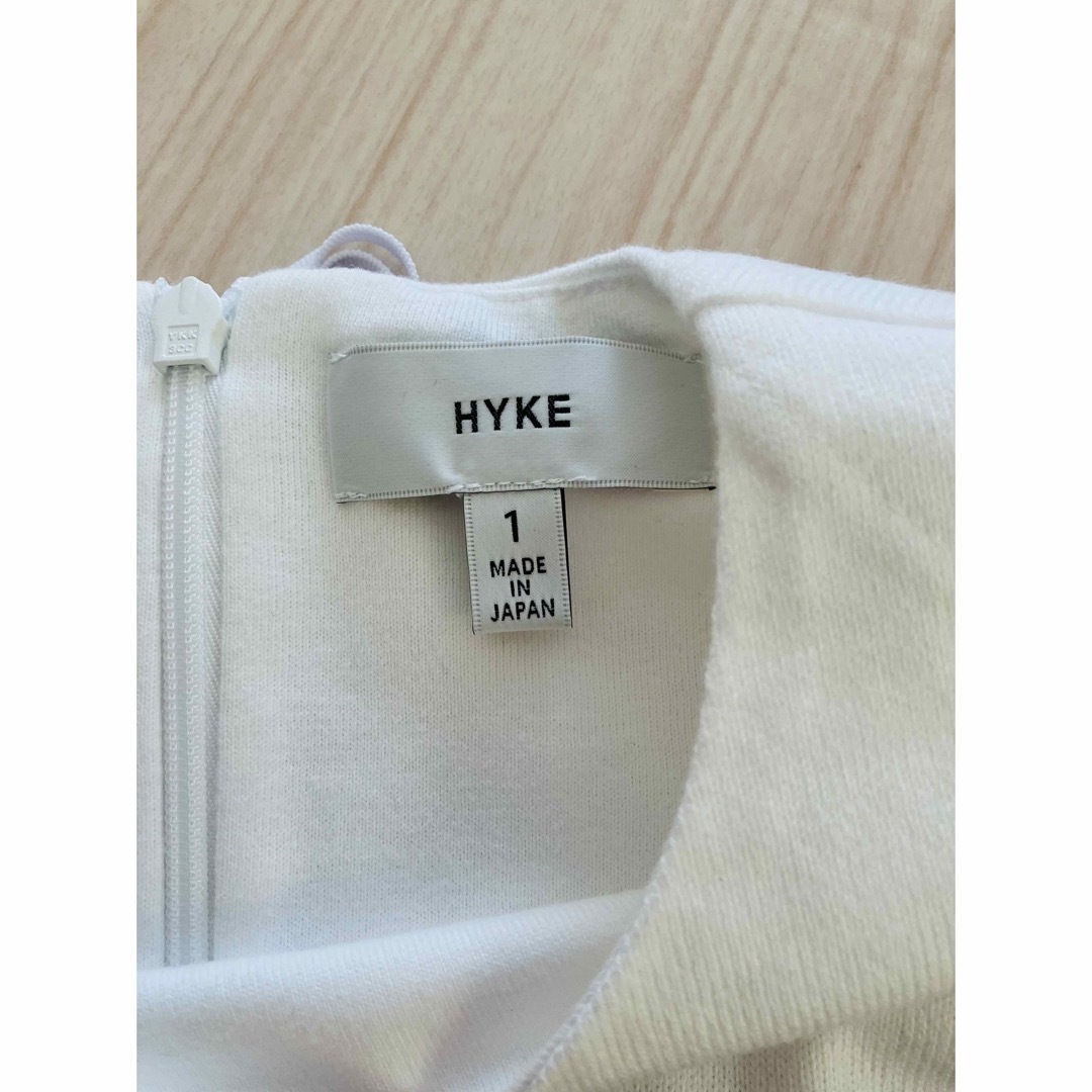 HYKE(ハイク)の美品★HYKE サイドジップ ボーダーカットソー レディースのトップス(カットソー(長袖/七分))の商品写真