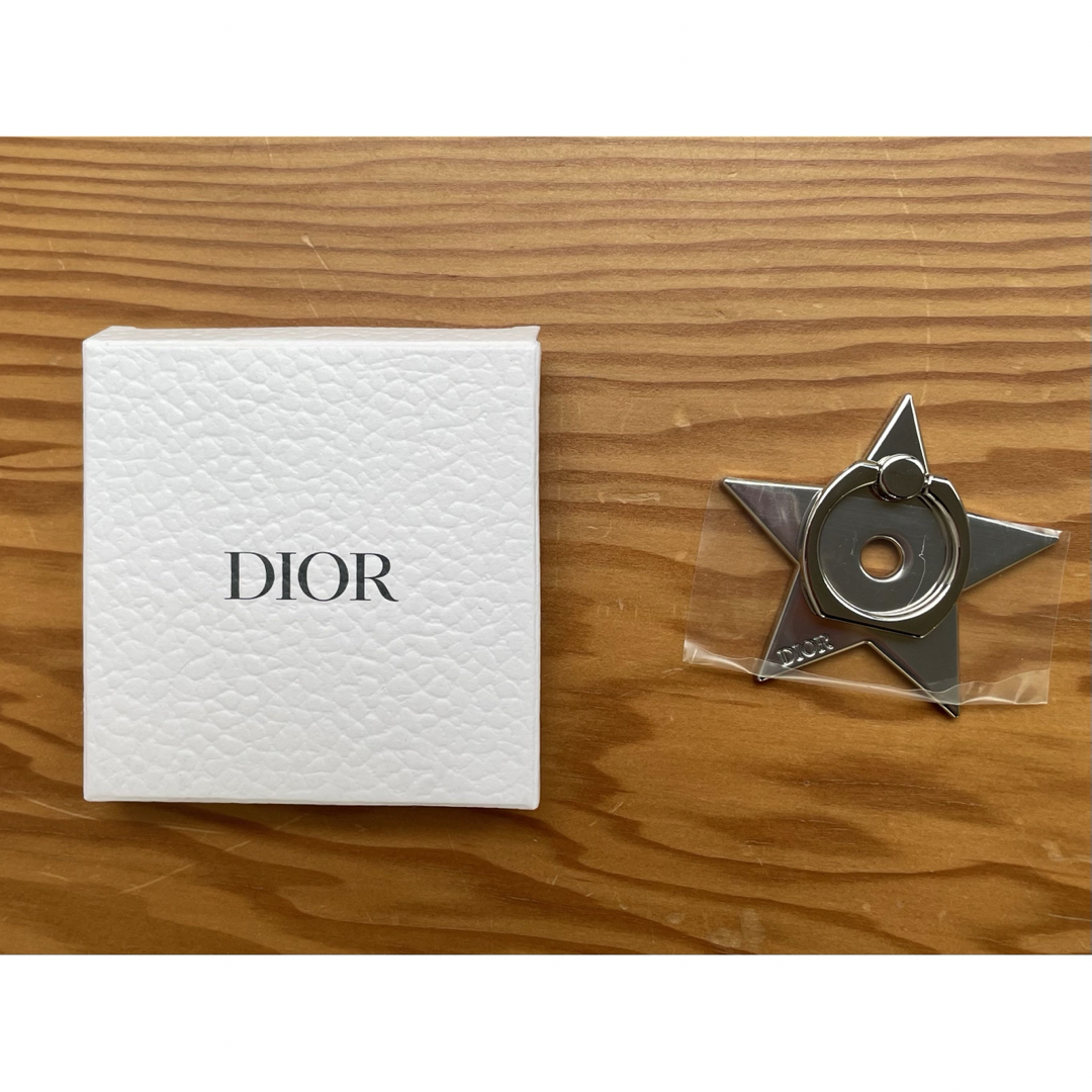 Christian Dior(クリスチャンディオール)のDior  スマホリング スマホ/家電/カメラのスマホアクセサリー(その他)の商品写真