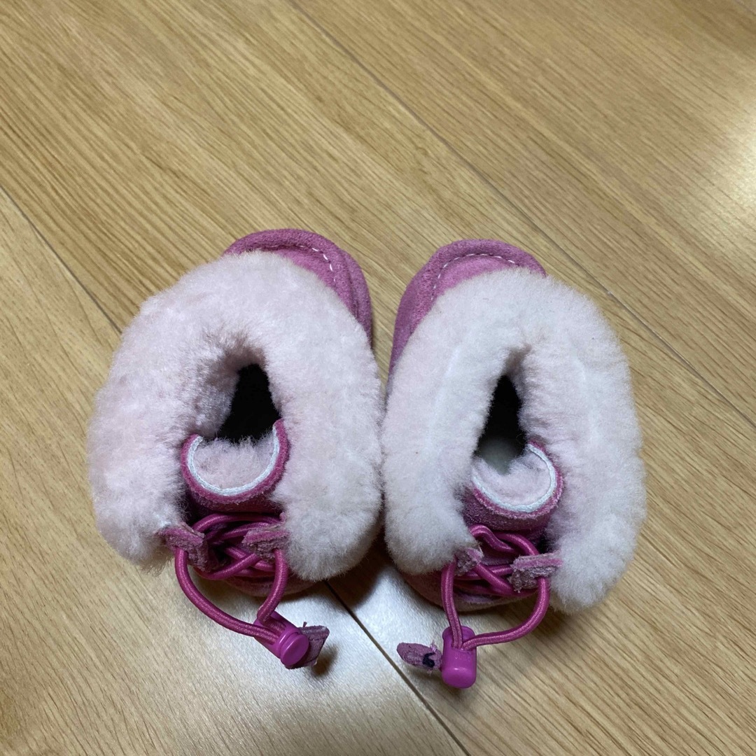 UGG(アグ)のUGG アグ　ベビーシューズ　ムートンブーツ　 キッズ/ベビー/マタニティのベビー靴/シューズ(~14cm)(ブーツ)の商品写真