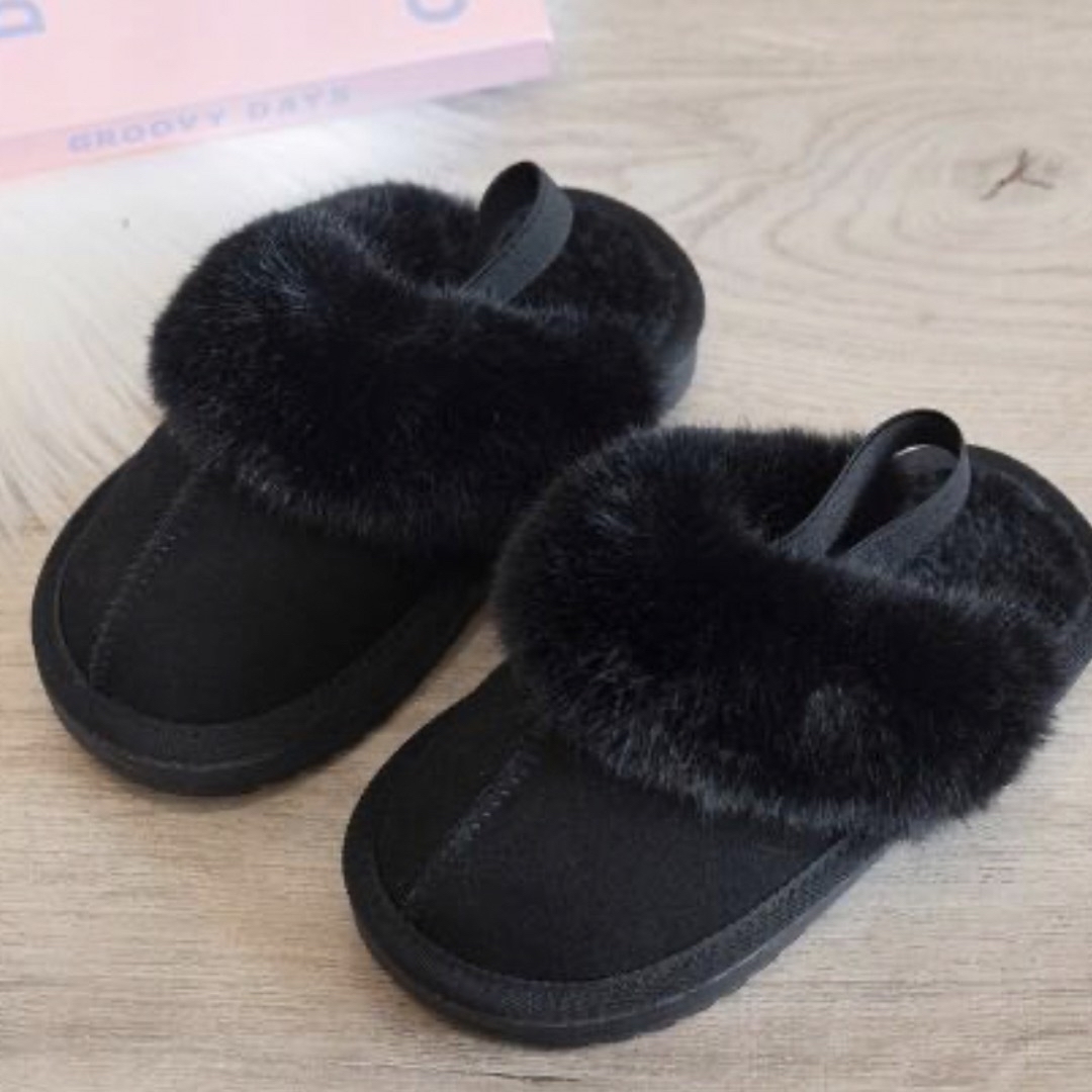 UGG(アグ)のムートン　ファー　サンダル　スリッパ キッズ/ベビー/マタニティのキッズ靴/シューズ(15cm~)(ブーツ)の商品写真