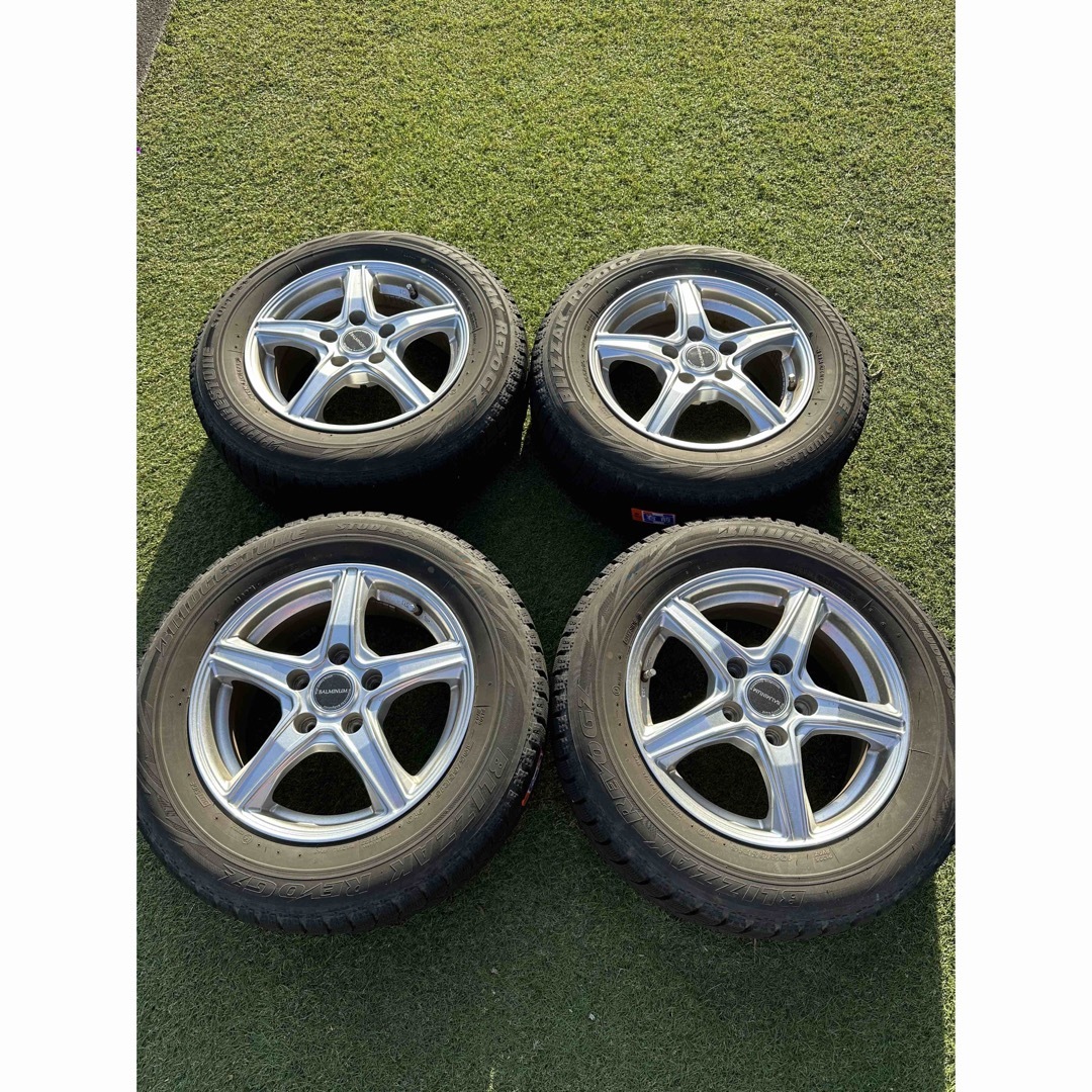 スタッドレスタイヤアルミセット１本　195/65R15 セレナ