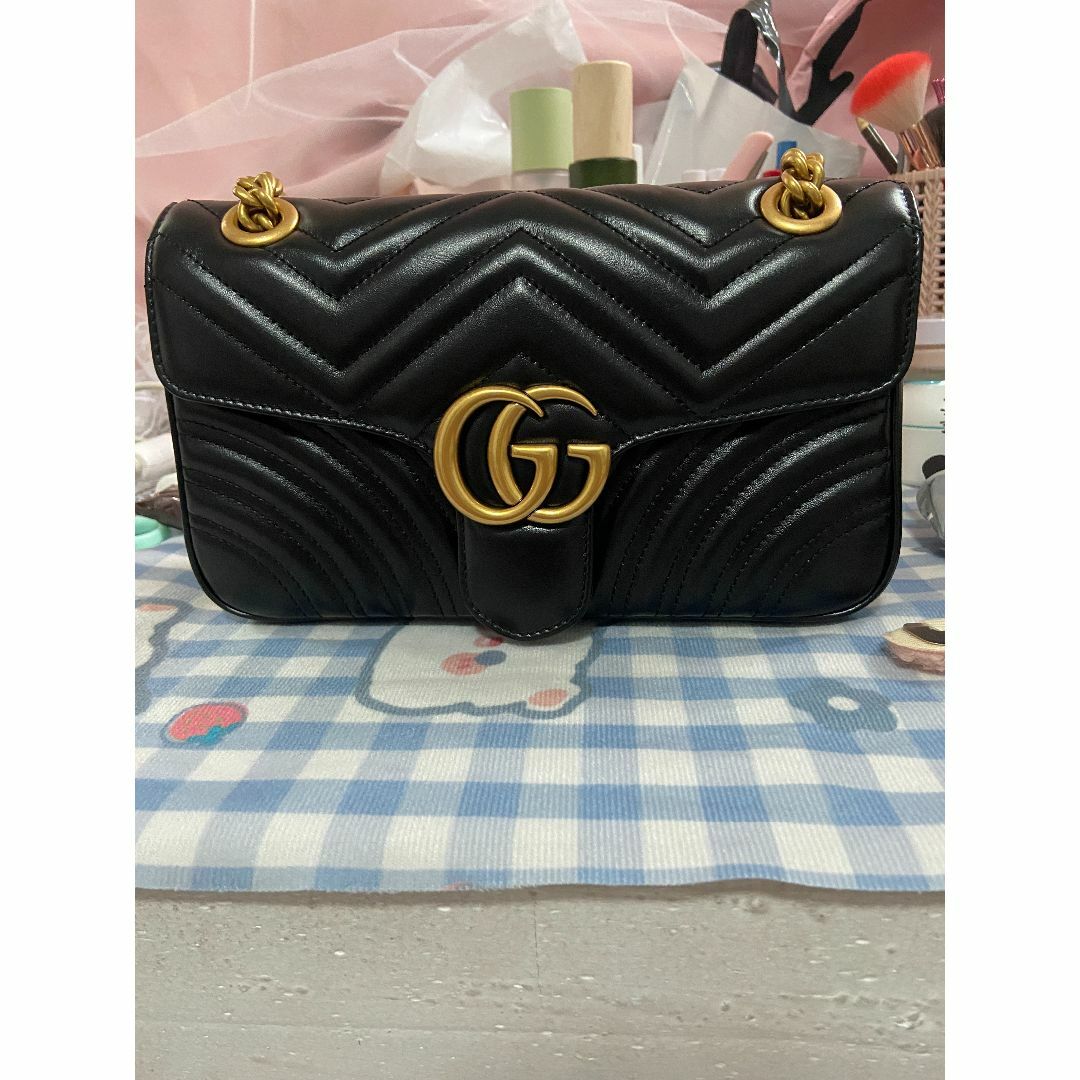 美品】GUCCI ショルダーバッグ GGマーモント-