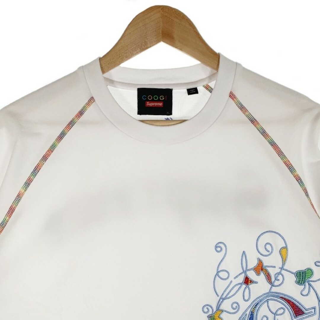 Supreme(シュプリーム)のSUPREME シュプリーム 23SS Coogi クージー Raglan S/S Top ラグラン ショートスリーブトップ 刺繡 Tシャツ ホワイト Size XL メンズのトップス(Tシャツ/カットソー(半袖/袖なし))の商品写真