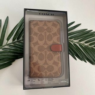 コーチ(COACH)の新品★コーチ iPhone13 PRO シグネイチャー 手帳 カーキ(iPhoneケース)