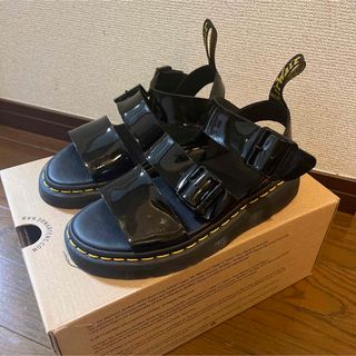 ドクターマーチン(Dr.Martens)のドクターマーチン　エナメル加工レザーサンダル　GRYPHON(サンダル)