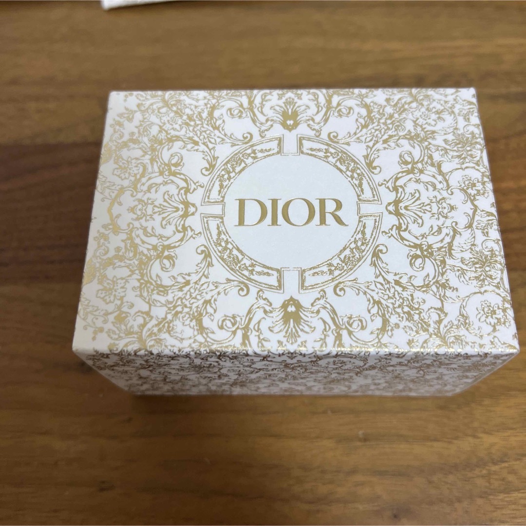 Dior ディオール 2023ホリデーノベルティ とプラチナギフトノート付き-