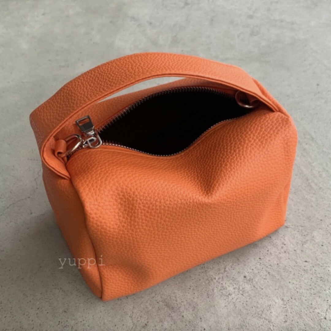 スクエア ボックス ショルダーバック おしゃれ オレンジ 色物 綺麗 美品 レディースのバッグ(ショルダーバッグ)の商品写真