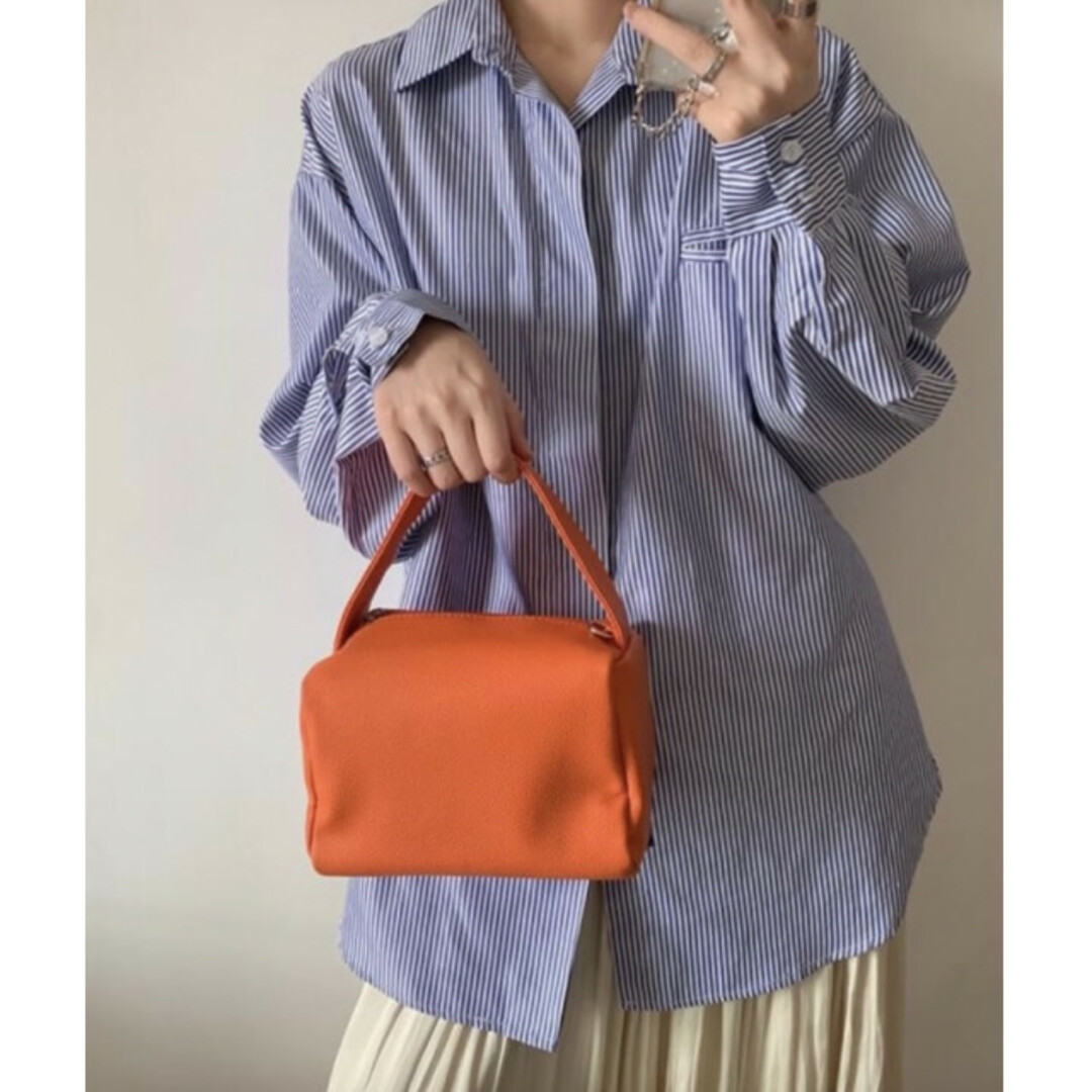スクエア ボックス ショルダーバック おしゃれ オレンジ 色物 綺麗 美品 レディースのバッグ(ショルダーバッグ)の商品写真