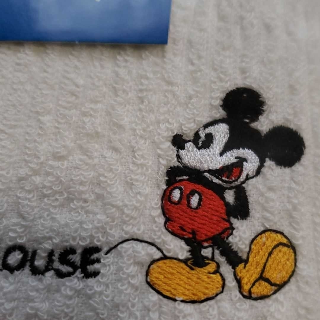 Disney(ディズニー)のミッキーマウス 刺繍 タオル2セット インテリア/住まい/日用品の日用品/生活雑貨/旅行(タオル/バス用品)の商品写真