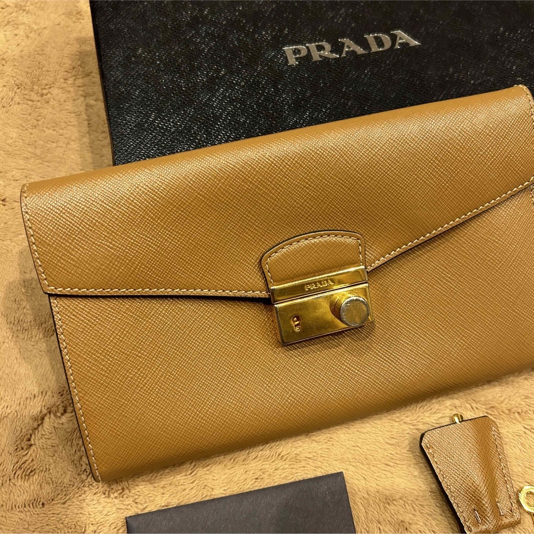 PRADA(プラダ)のPRADA 美品 長財布 レディースのファッション小物(財布)の商品写真