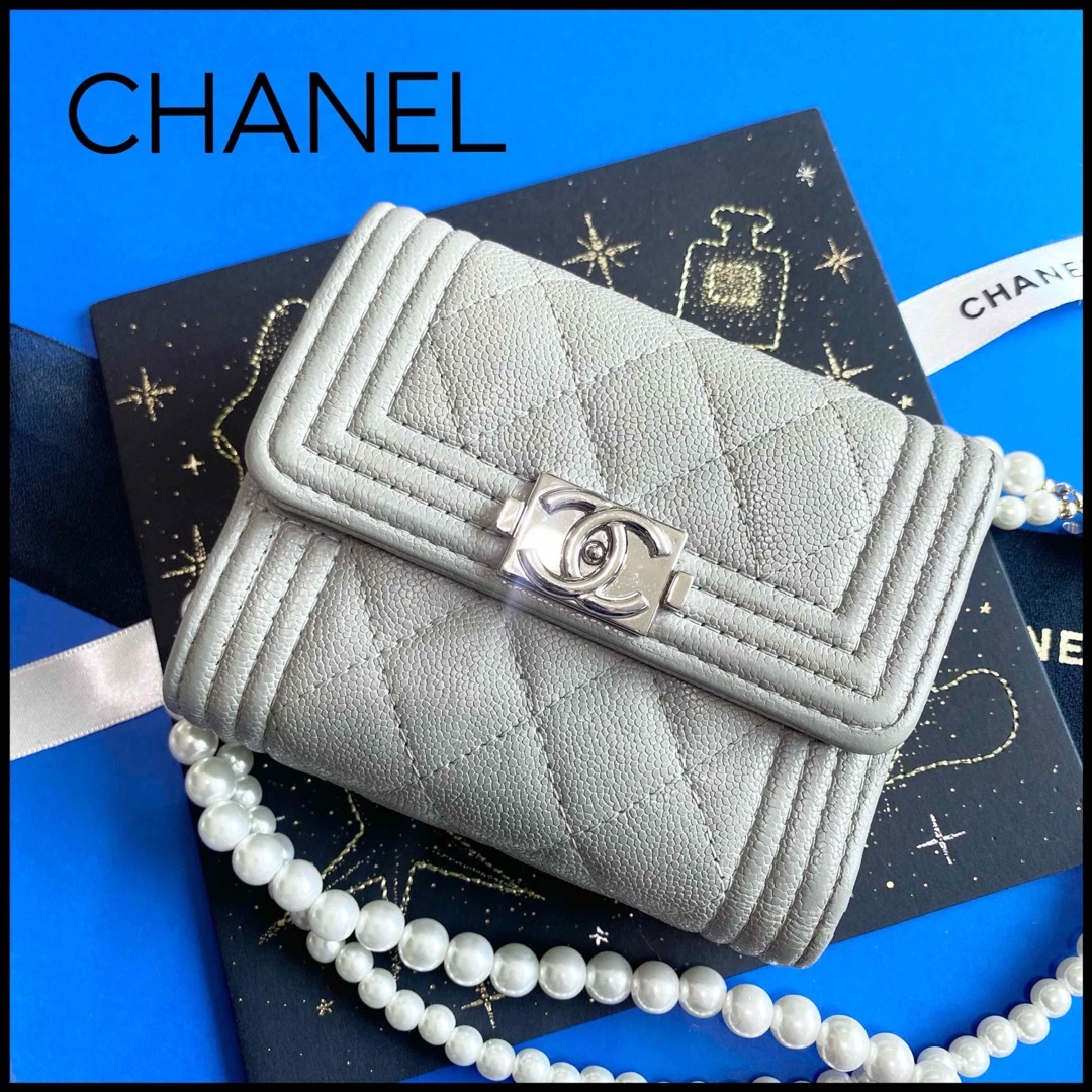 シャネル　CHANEL キャビアスキン　三つ折り財布　レディース