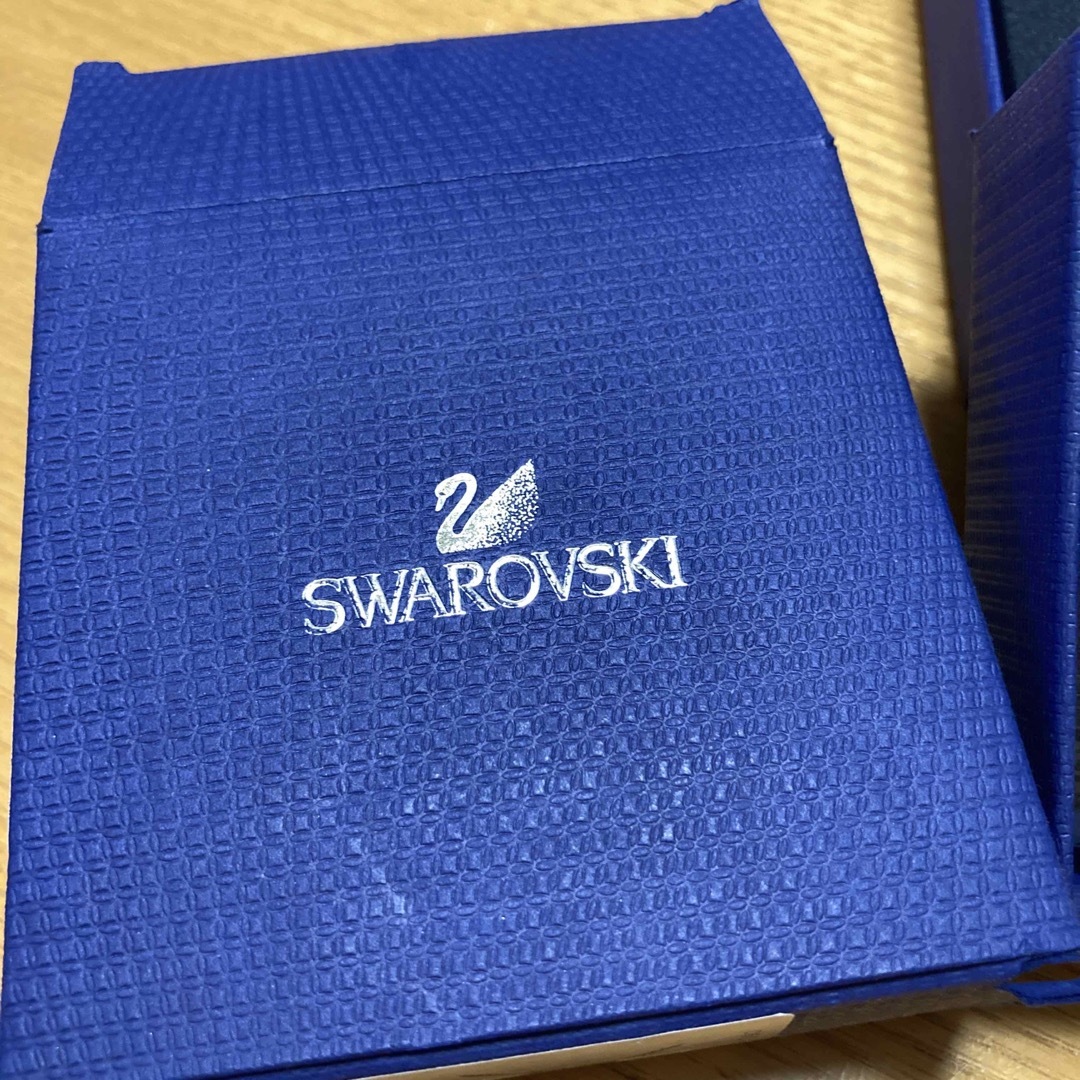 SWAROVSKI(スワロフスキー)の【新品】SWAROVSKI/ピアスとネックレスセット(仁川空港の証明証付き) レディースのアクセサリー(ネックレス)の商品写真