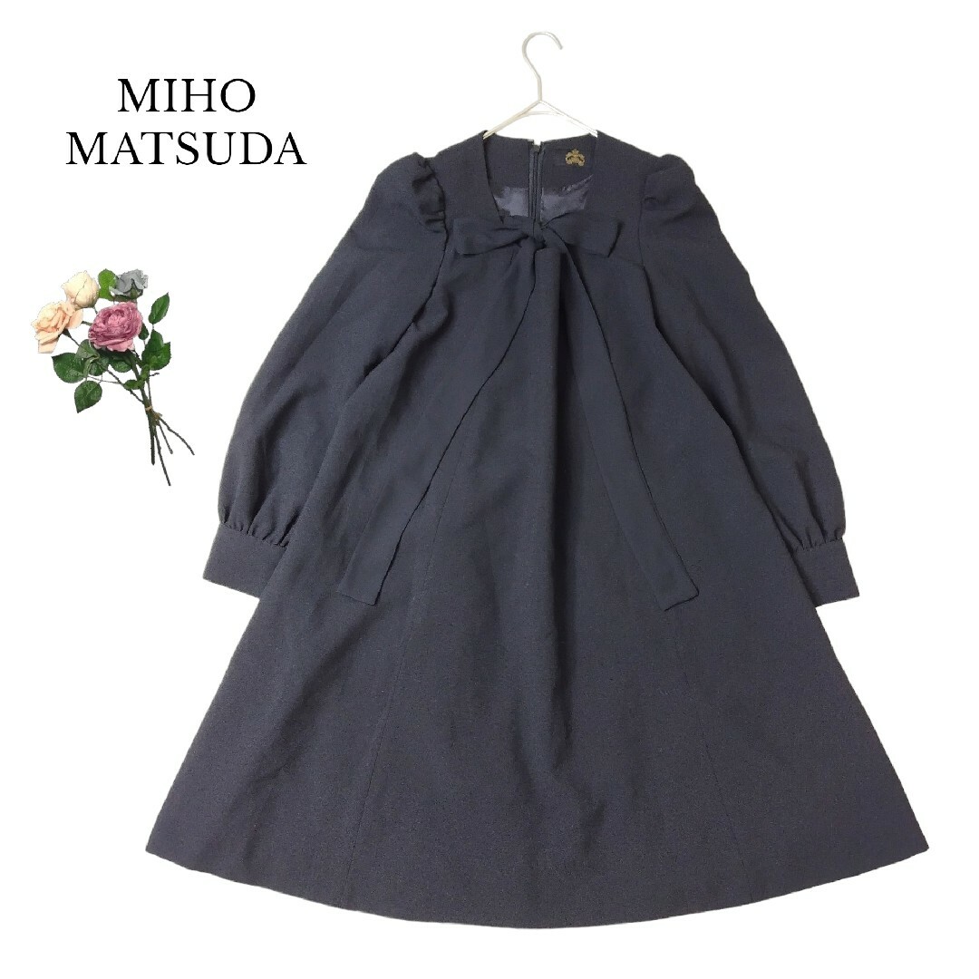 美品 MIHO MATSUDA 膝丈ワンピース 黒 長袖 リボン 薔薇 ゴスロリのサムネイル