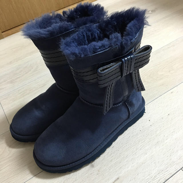 UGG リボン ブーツ 箱付き UGG リボン ブーツ 箱付き