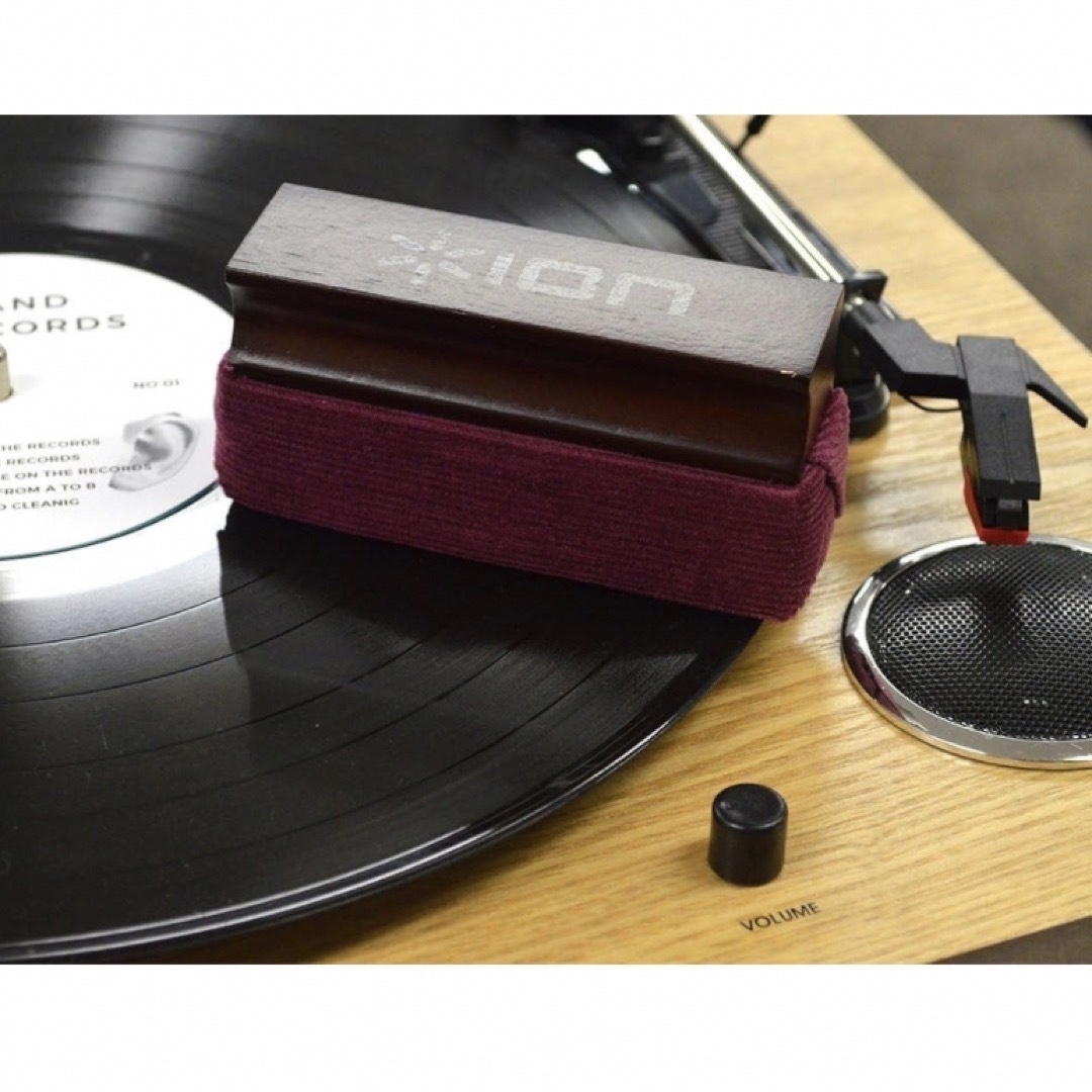 ION Audio レコードクリーニングキット Vinyl Alive中古品 スマホ/家電/カメラのオーディオ機器(その他)の商品写真