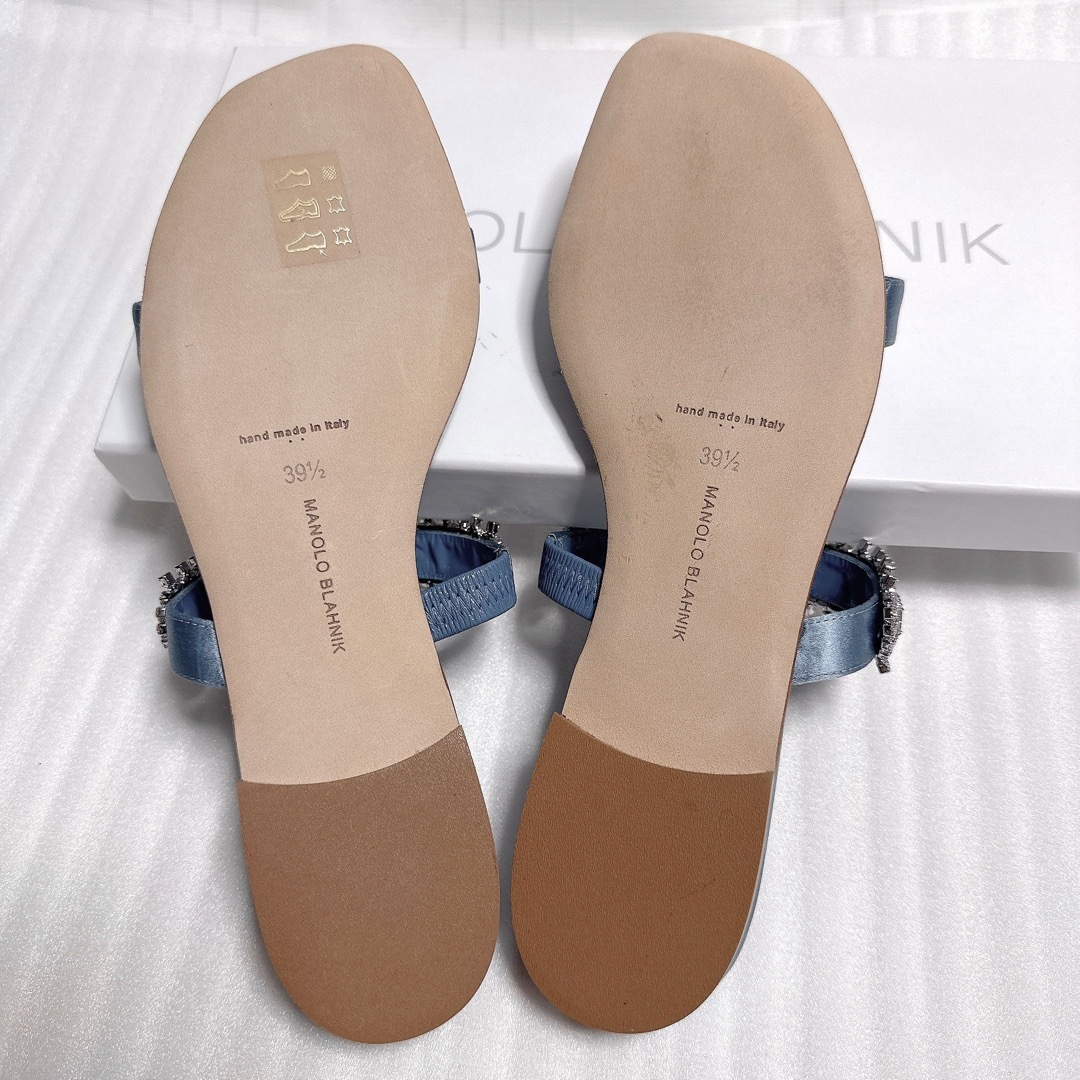 MANOLO BLAHNIK(マノロブラニク)のMANOLO BLAHNIK マノロブラニク　クリスタル　サンダル　ミュール　靴 レディースの靴/シューズ(サンダル)の商品写真