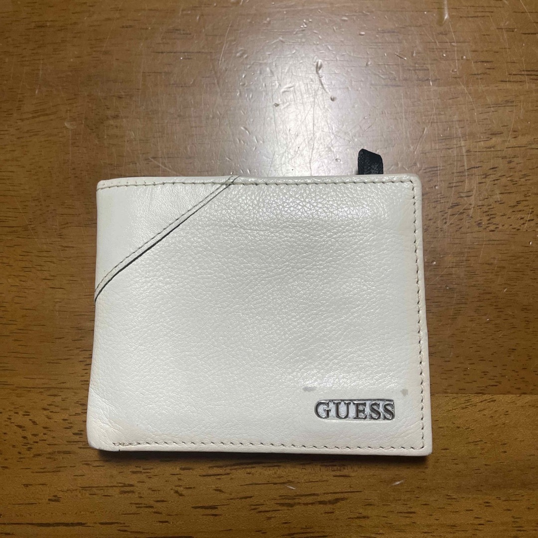 GUESS(ゲス)のGUESSゲス二つ折りウォレット レディースのファッション小物(財布)の商品写真