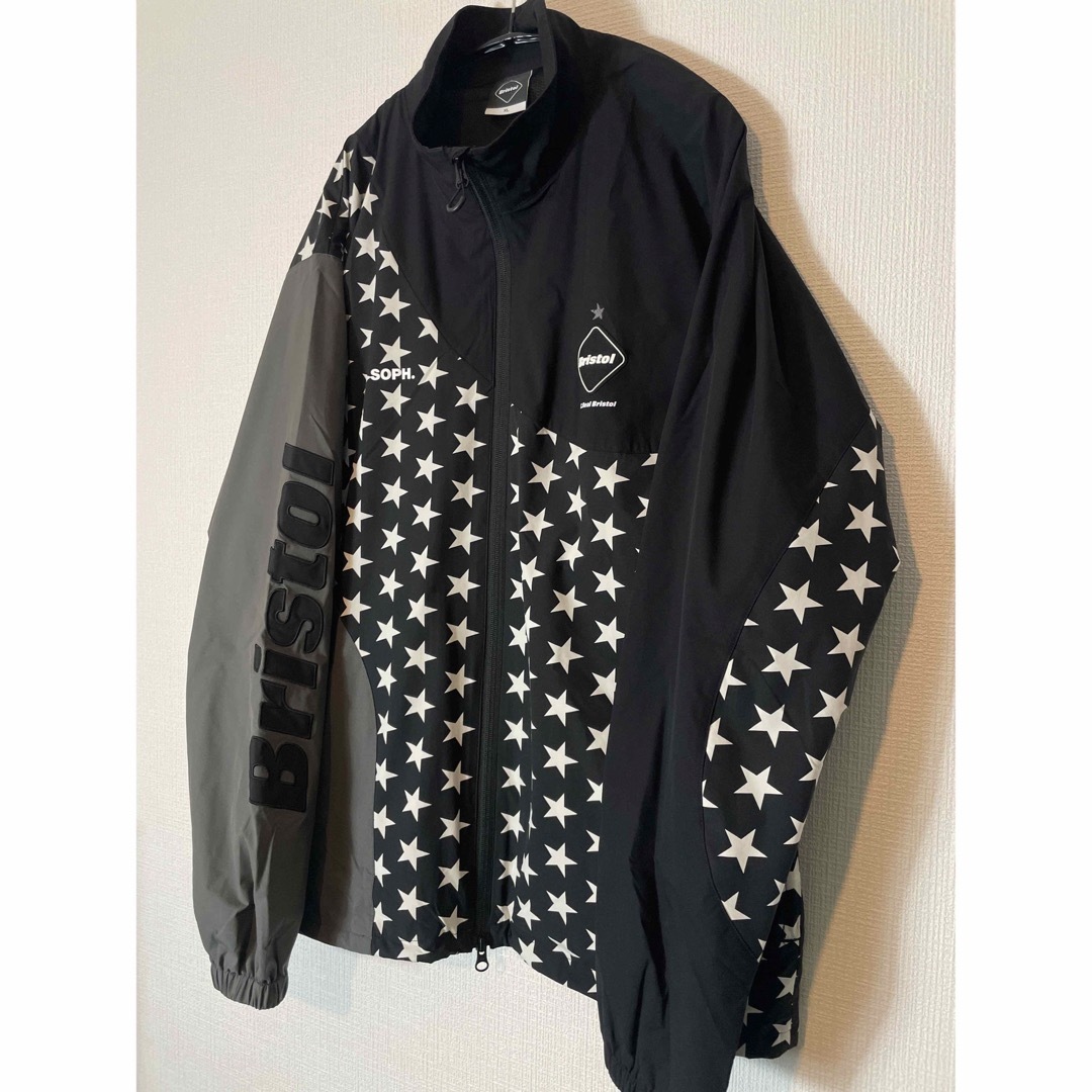 F.C.R.B.(エフシーアールビー)のF.C.R.B. STAND COLLAR STAR JACKET メンズのジャケット/アウター(ナイロンジャケット)の商品写真