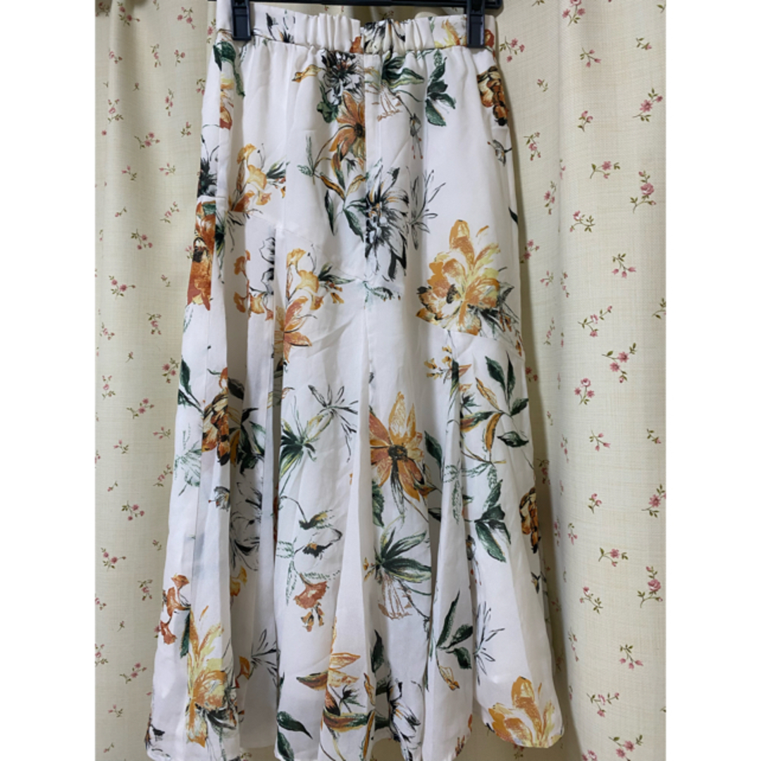 JUSGLITTY(ジャスグリッティー)のジャスグリッティー  サマーフラワースカート レディースのスカート(ロングスカート)の商品写真