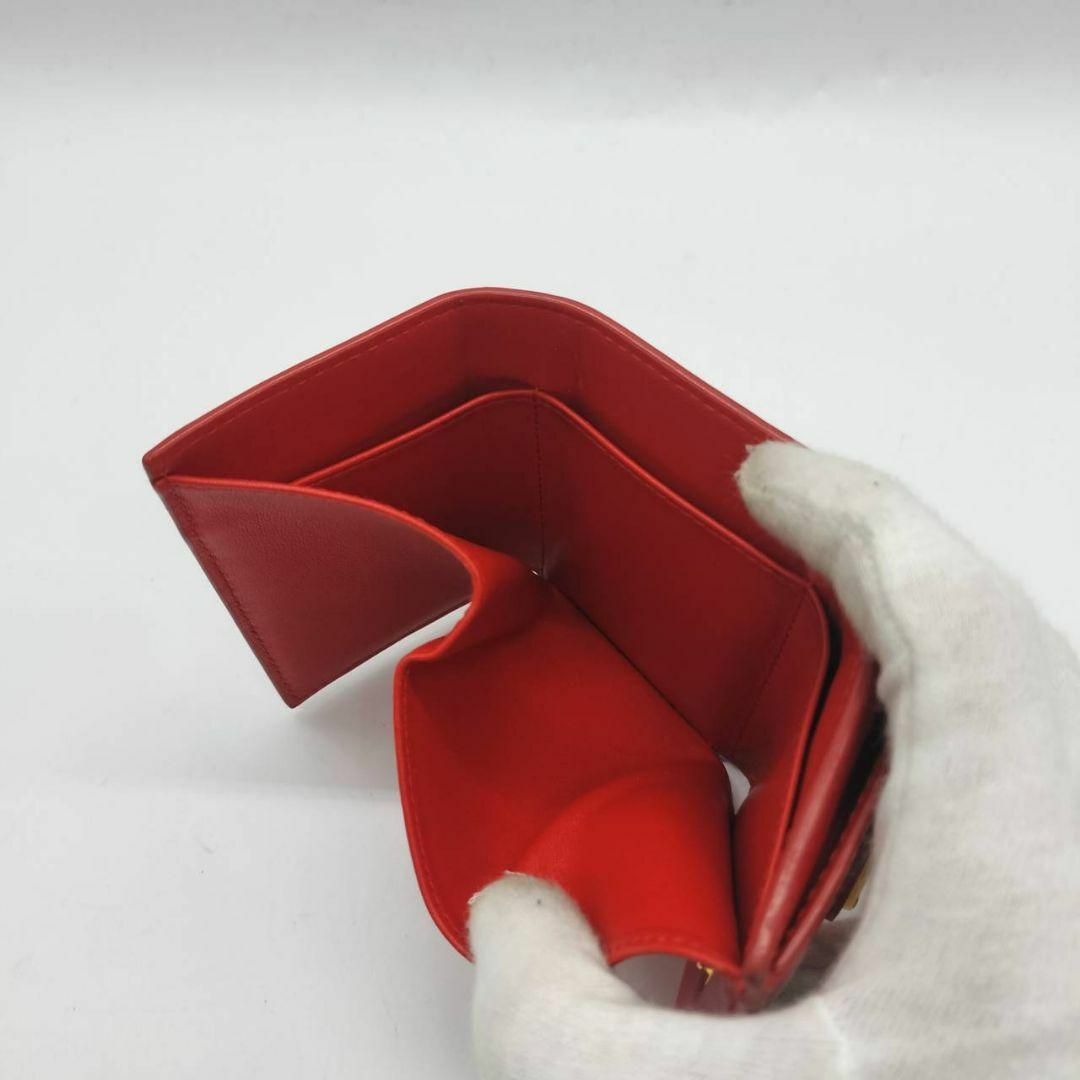【極美品】プラダ 三つ折り 財布 三角ロゴ ヴィッテロムーブ レザー 赤色
