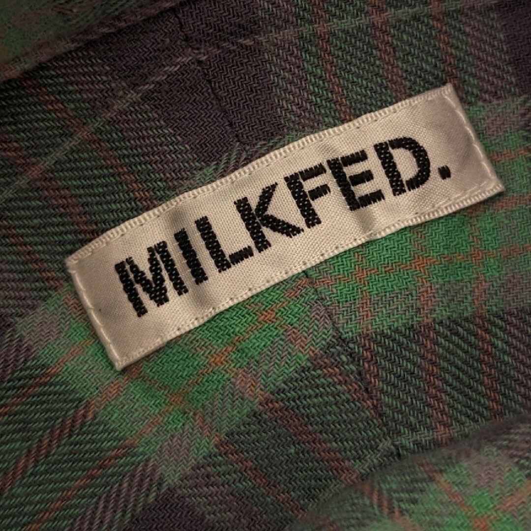 MILKFED.(ミルクフェド)のMILKFED ミルクフェド チェックシャツ バックプリント グリーン レディースのトップス(シャツ/ブラウス(長袖/七分))の商品写真