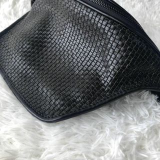 AMUAMU アムアム レザーメッシュ ボディバッグ レザー AMU-5の通販 by