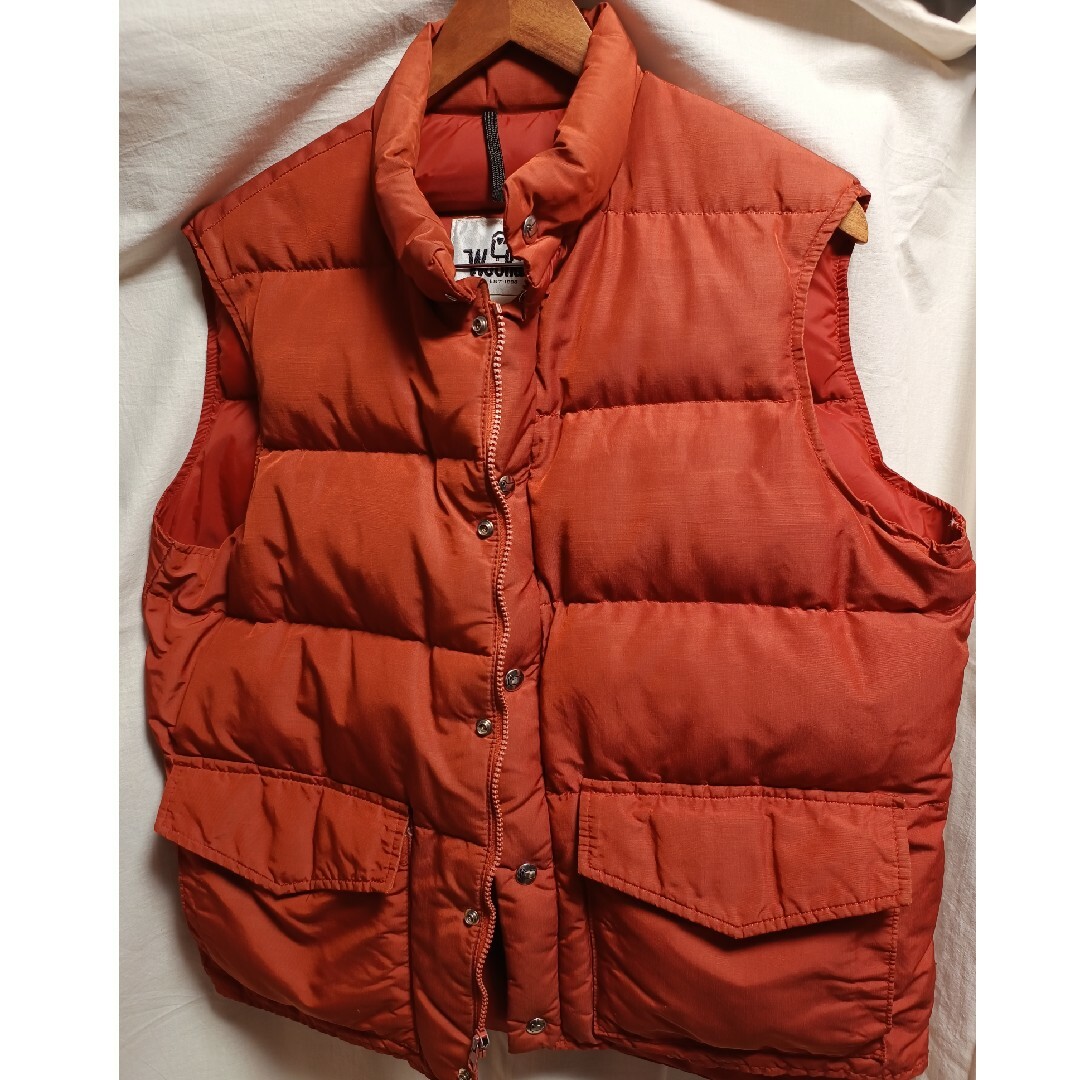 WOOLRICH(ウールリッチ)のウールリッチ　ダウンベスト　Lサイズ RED メンズのジャケット/アウター(ダウンベスト)の商品写真