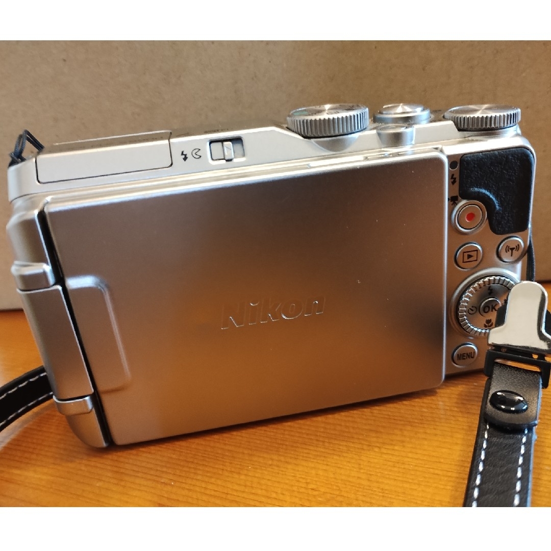 Nikon(ニコン)のNikon COOLPIX S9900　中古 スマホ/家電/カメラのカメラ(コンパクトデジタルカメラ)の商品写真