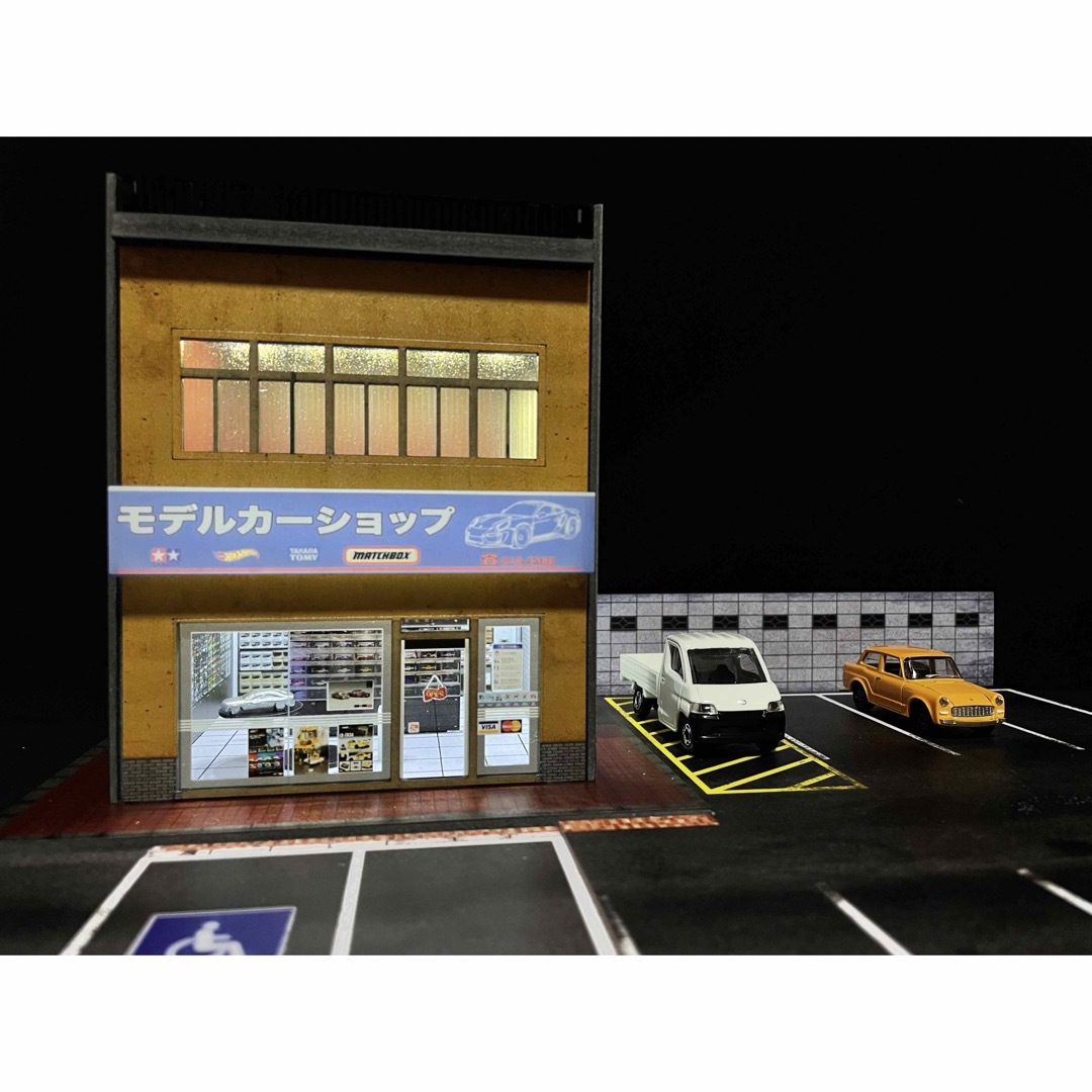 トミカ ミニカー 1/64 ジオラマ 駐車場 模型店 店舗照明 ライト付き