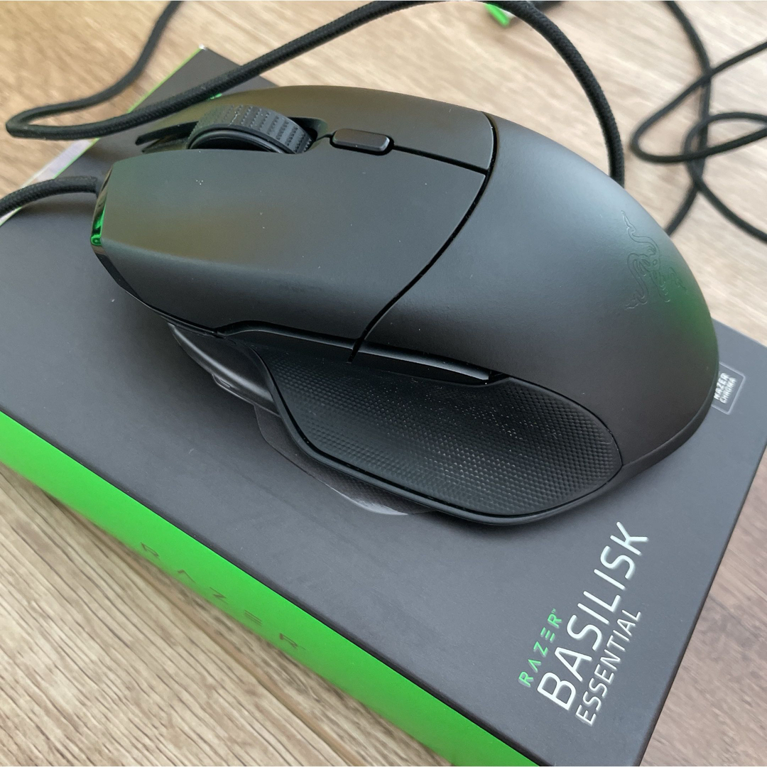 Razer(レイザー)のRazer ゲーミングマウス BASILISK ESSENTIAL スマホ/家電/カメラのPC/タブレット(PC周辺機器)の商品写真