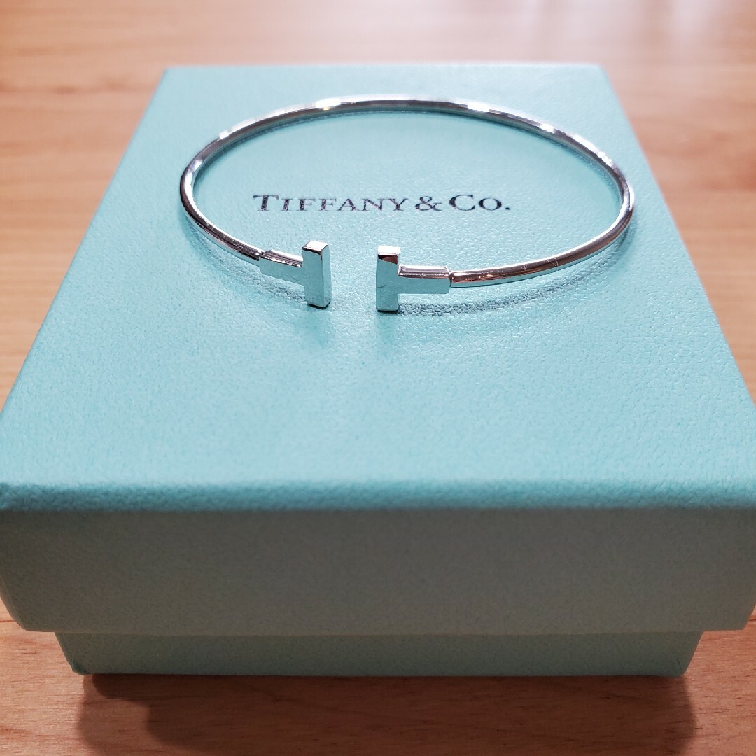 TIFFANY＆CO. ティファニー T ナロー ワイヤー ブレスレット | フリマアプリ ラクマ